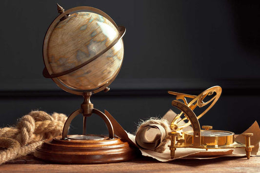 Voyagez sans bouger : Intégrer un globe terrestre dans votre décoration