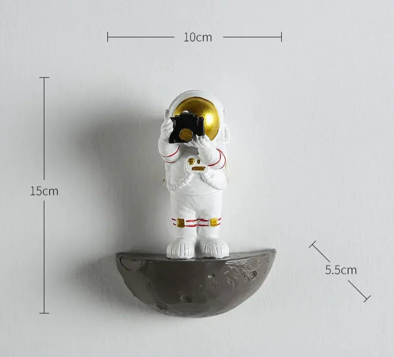 figurine decorative murale astronaute photographe