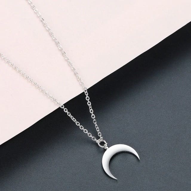 Collier lune inversée argentée